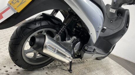 Honda Pes PS 125 2011 ONLY 6K NEW MOT VERY CLEAN 125CC SCOOTER BIKE 4