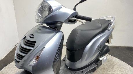 Honda Pes PS 125 2011 ONLY 6K NEW MOT VERY CLEAN 125CC SCOOTER BIKE 15