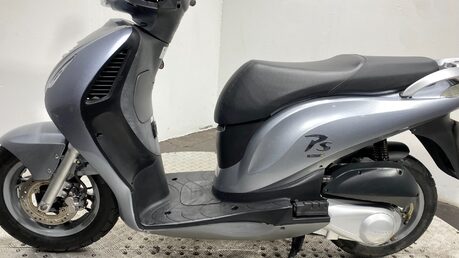 Honda Pes PS 125 2011 ONLY 6K NEW MOT VERY CLEAN 125CC SCOOTER BIKE 17