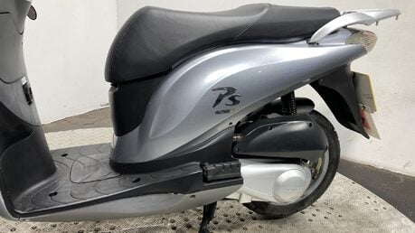 Honda Pes PS 125 2011 ONLY 6K NEW MOT VERY CLEAN 125CC SCOOTER BIKE 18