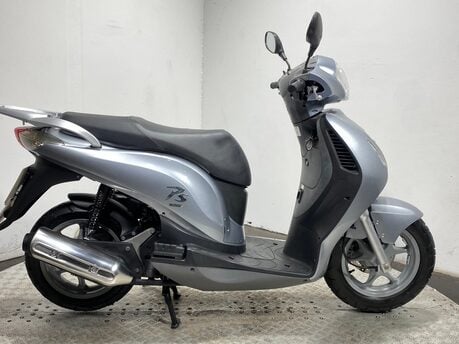 Honda Pes PS 125 2011 ONLY 6K NEW MOT VERY CLEAN 125CC SCOOTER BIKE