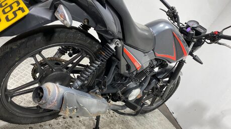 Keeway RK 125 2016 18K RUNNING PROJECT BIKE NAKED 125CC 9