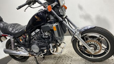 Honda VF 1100 1983 NON RUNNING CLASSIC CRUISER PROJECT BIKE 4