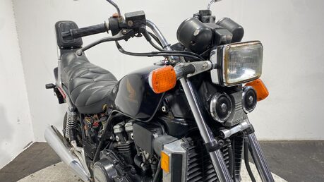 Honda VF 1100 1983 NON RUNNING CLASSIC CRUISER PROJECT BIKE 18