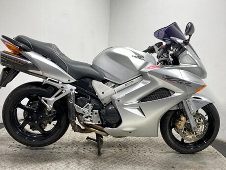 Honda VFR 800 54K 2002 GOOD RUNNING PROJECT BIKE 800CC VTEC