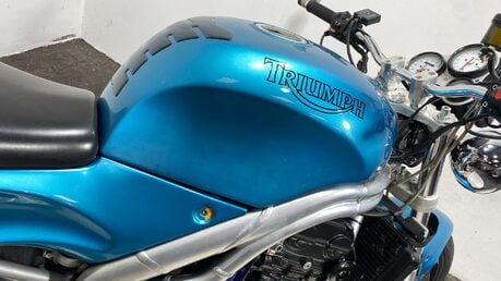 Triumph Daytona T595 955 1997 13K SPARES OR REPAIR PROJECT BIKE 8