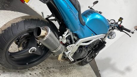 Triumph Daytona T595 955 1997 13K SPARES OR REPAIR PROJECT BIKE 10