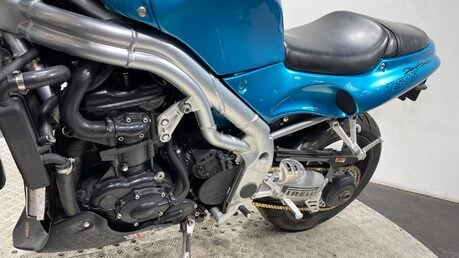 Triumph Daytona T595 955 1997 13K SPARES OR REPAIR PROJECT BIKE 17