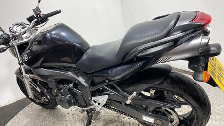 Yamaha FZ6 Fazer 2005 25K NAKED NEW MOT SERVICED TRADE SALE 600CC 17