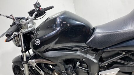 Yamaha FZ6 Fazer 2005 25K NAKED NEW MOT SERVICED TRADE SALE 600CC 19