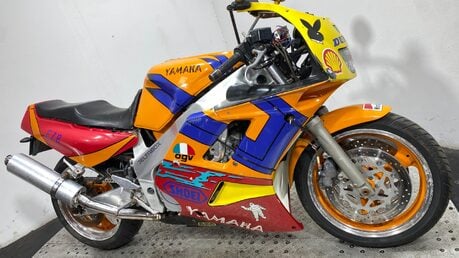 Yamaha FZR 1000 1991 NON RUNNING PROJECT CLASSIC LITRE BIKE 4