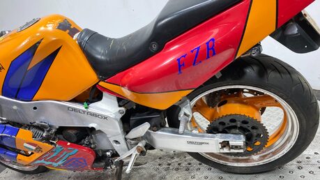 Yamaha FZR 1000 1991 NON RUNNING PROJECT CLASSIC LITRE BIKE 16
