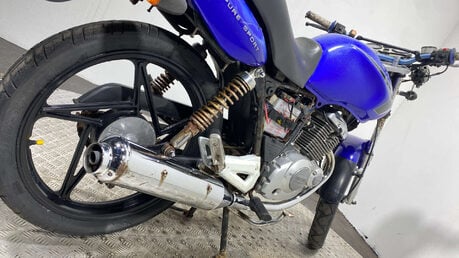 Suzuki EN125 2004 NON RUNNING CLASSIC 125CC 9