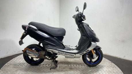 Taiwan Golden Bee 50 2007 2 STROKE 50CC PROJECT SCOOTER 1