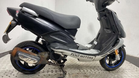 Taiwan Golden Bee 50 2007 2 STROKE 50CC PROJECT SCOOTER 3