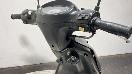 Taiwan Golden Bee 50 2007 2 STROKE 50CC PROJECT SCOOTER 7