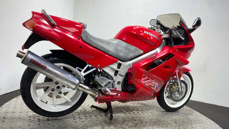Honda VFR 1990 GENUINE ICONIC 750CC CLASSIC 2