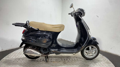 Piaggio Vespa SCOOTER 2012 NON RUNNING PROJECT SCOOTER 1