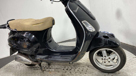 Piaggio Vespa SCOOTER 2012 NON RUNNING PROJECT SCOOTER 4