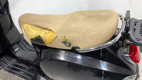 Piaggio Vespa SCOOTER 2012 NON RUNNING PROJECT SCOOTER 16