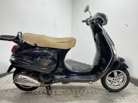 Piaggio Vespa SCOOTER 2012 NON RUNNING PROJECT SCOOTER