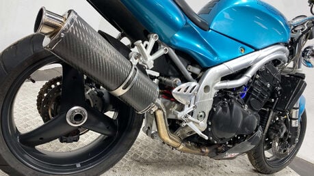 Triumph Daytona T595 NON RUNNING NAKED 955 PROJECT 4
