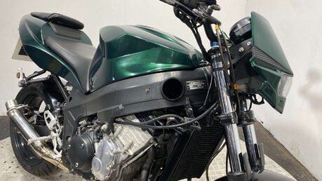 Triumph Daytona 2004 CUSTOM BUILT STREETFIGHTER 650 6
