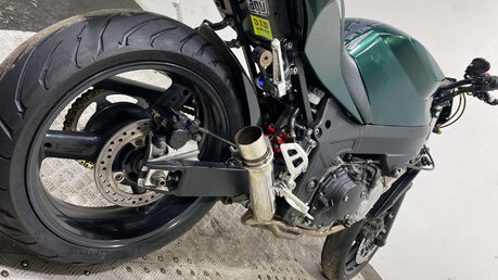 Triumph Daytona 2004 CUSTOM BUILT STREETFIGHTER 650 10
