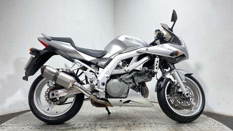 Suzuki SV1000 ONLY 8K, NEW MOT, 1000CC VTWIN 1