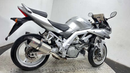 Suzuki SV1000 ONLY 8K, NEW MOT, 1000CC VTWIN 2