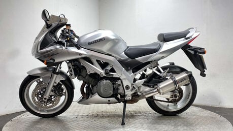 Suzuki SV1000 ONLY 8K, NEW MOT, 1000CC VTWIN 10