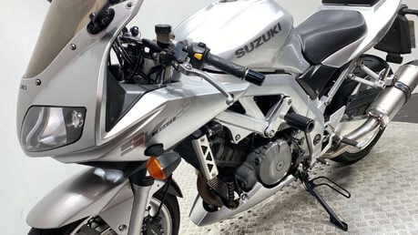 Suzuki SV1000 ONLY 8K, NEW MOT, 1000CC VTWIN 13