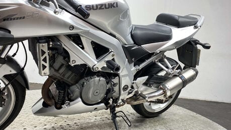 Suzuki SV1000 ONLY 8K, NEW MOT, 1000CC VTWIN 14