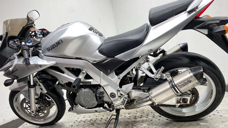 Suzuki SV1000 ONLY 8K, NEW MOT, 1000CC VTWIN 15