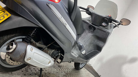 Piaggio X8 125 2006 NON RUNNING MAXI SCOOTER 125CC 10