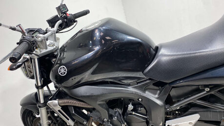 Yamaha FZ 600 2005 SERVICED NEW MOT TRADE SALE 19