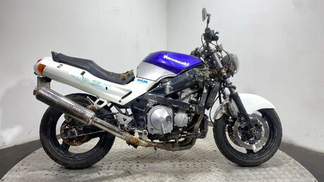 Kawasaki ZZR 1993 non running project bike 600cc 1