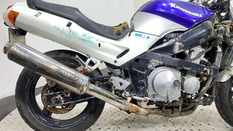 Kawasaki ZZR 1993 non running project bike 600cc 3