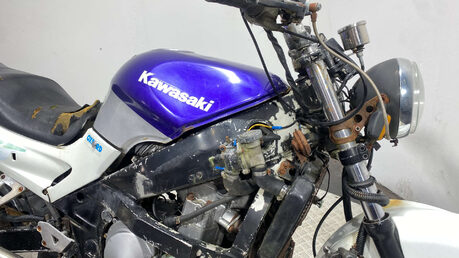 Kawasaki ZZR 1993 non running project bike 600cc 5