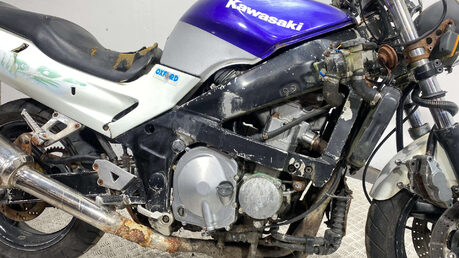 Kawasaki ZZR 1993 non running project bike 600cc 6