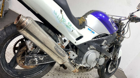 Kawasaki ZZR 1993 non running project bike 600cc 10