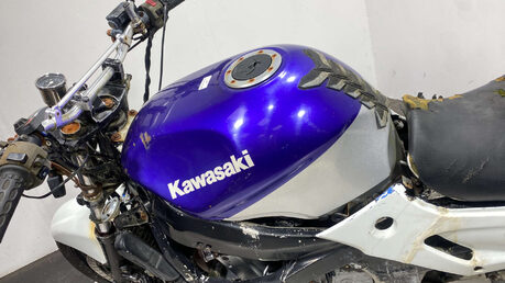 Kawasaki ZZR 1993 non running project bike 600cc 17