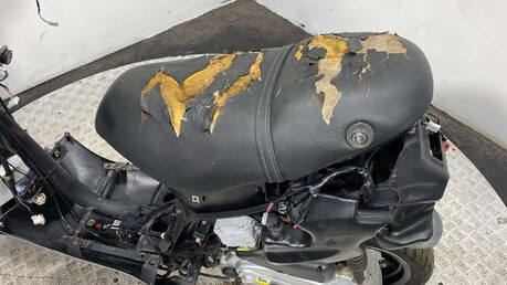 Piaggio Zip 2T 2 stroke scooter project 50cc 2012 15