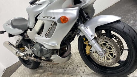 Honda VTR 1999 40K NEW MOT RIDES WELL SERVICED 1000CC 23