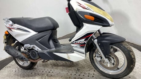 Lifan LF 2012 GOOD RUNNING SCOOTER PROJECT BIKE 4