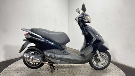 Piaggio Fly 2013 NON RUNNING PROJECT SCOOTER BIKE 125CC