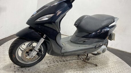 Piaggio Fly 2013 NON RUNNING PROJECT SCOOTER BIKE 125CC 12