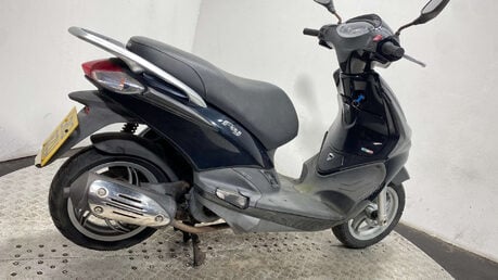 Piaggio Fly 2013 NON RUNNING PROJECT SCOOTER BIKE 125CC 2