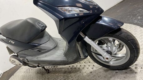 Piaggio Fly 2013 NON RUNNING PROJECT SCOOTER BIKE 125CC 19