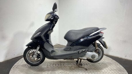 Piaggio Fly 2013 NON RUNNING PROJECT SCOOTER BIKE 125CC 11